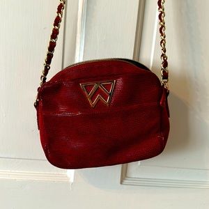 Kelly Wynne ‘Mingle Mingle Mini’ in Red